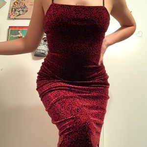 SOLD ON DEPOP Vintage Renaissance Velvet Red Dress